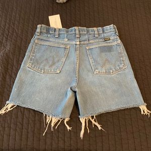 Small Medium Wash Vintage Wrangler Shorts